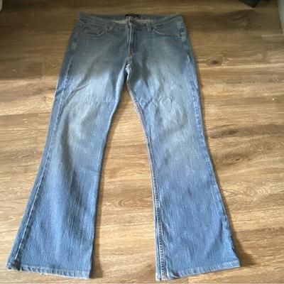 Levi's Jeans | Levi’s 518 Jeans Women’s Junior Size 13 Short Superlow Denim Light Wash | Color: Blue | Size: 13j