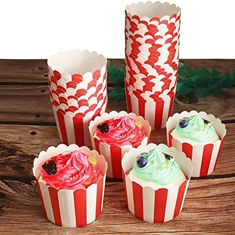 50 Stück elegante Muffin-Einlagen aus Papier mit roten Streifen – Cupcake-Backförmchen mit Weihnachtsmotiv für Partys und Hochzeiten Image