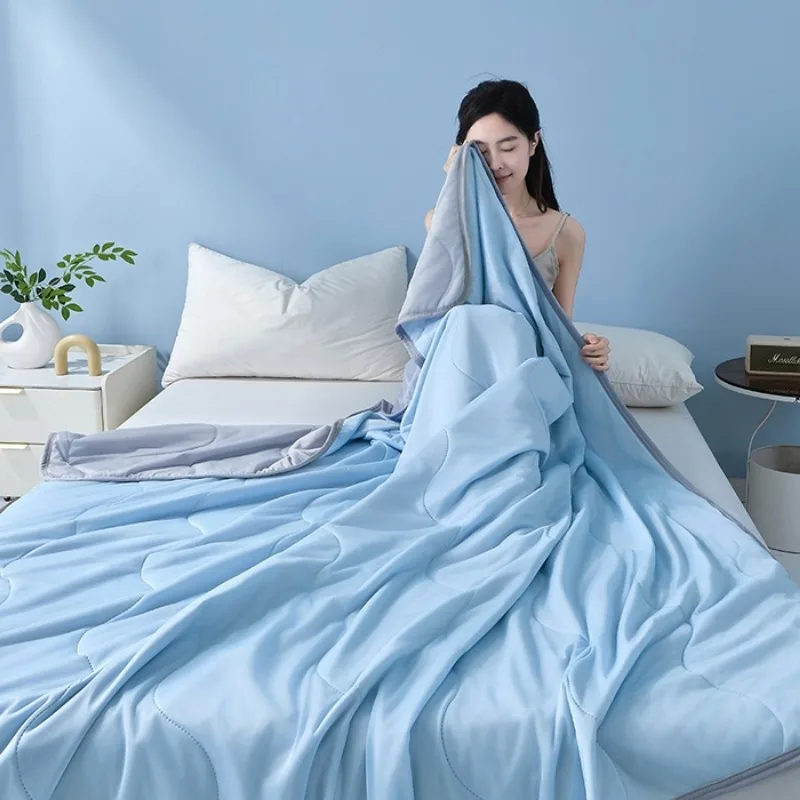2025 neue einfarbige, einfache Wellengitter-Eiscreme-Sommerdecke aus kühler Seide, maschinenwaschbare Steppdecke für einzelne Klimaanlage Image