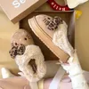 Neue Sanrio Cartoon Hello Kitty Baumwolle Hausschuhe Home Indoor Plüsch Warme und bequeme verdickte süße KT Damenschuhe.