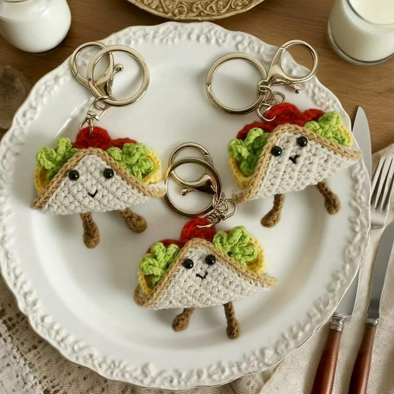 Lustige Lebensmittel-Puppen-Häkel-Schlüsselanhänger, niedliche Sandwich-Schlüsselanhänger, handgemachte Häkel-Kaffee-Anhänger, Großhandel, individuelle Accessoires Image