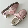 Hello Kitty Stickerei-Turnschuhe, lässige Mode, bequeme klassische Damenschuhe, Schnürschuhe, flache Tennisschuhe, atmungsaktive Sportschuhe
