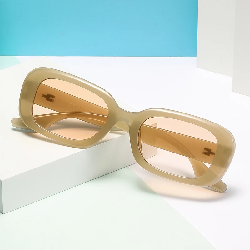 Wandern 2024, klassische quadratische Anti-Licht-Brille mit Farbverlauf, Nieten-Design, personalisierte Mode, Straßenfoto-Sonnenbrille, Fahrbrille Image