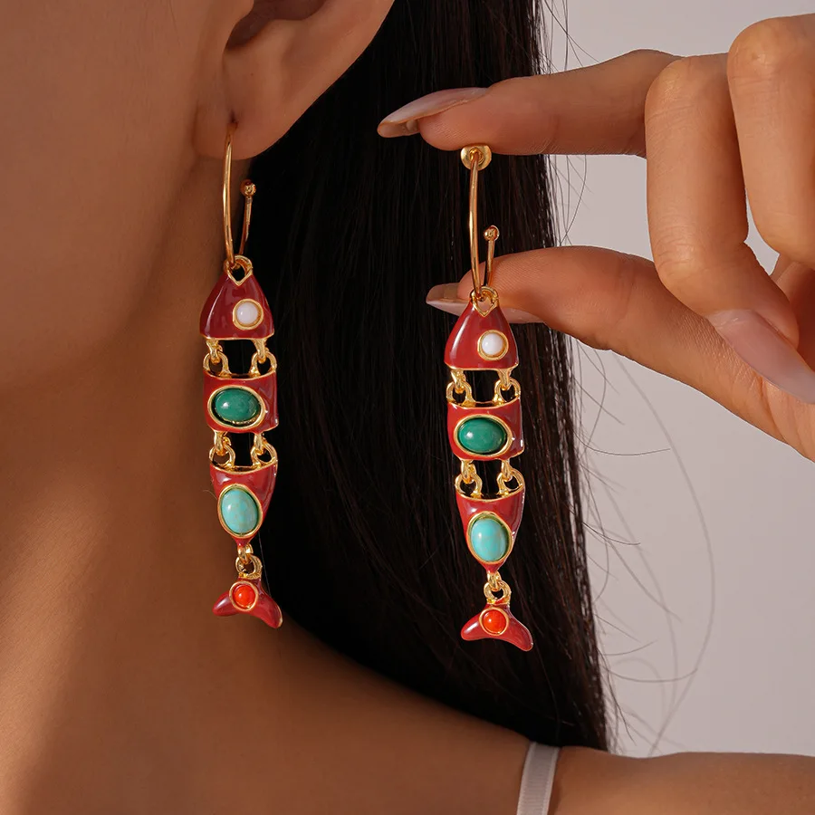 DIGADAGU Metall Kleine Fisch Quaste Baumeln Ohrringe Neue frauen Einfache Übertreibung Ohrringe Alltag Schmuck Zubehör Image