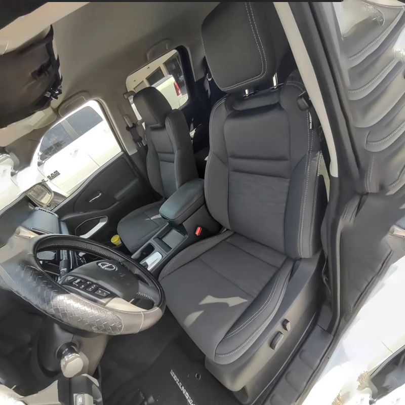 Hochwertiger, weicher, bequemer Nappaleder-Außensitzbezug mit individueller Passform, einfacher Autositzbezug, 5 Sitze für Nissan Frontier Crew Cab 2005–2021 Image