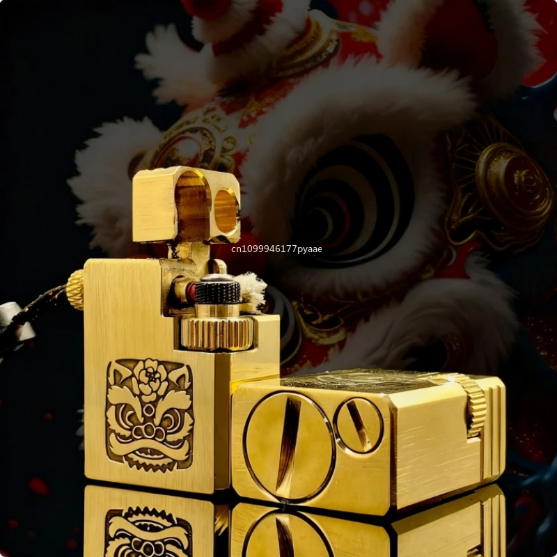 Graben BrassKleines quadratisches Kerosienfeuerzeug Essential Carving Mini Portable Retro Herren Geschenk Rauchzubehör Raucherzubehör Image