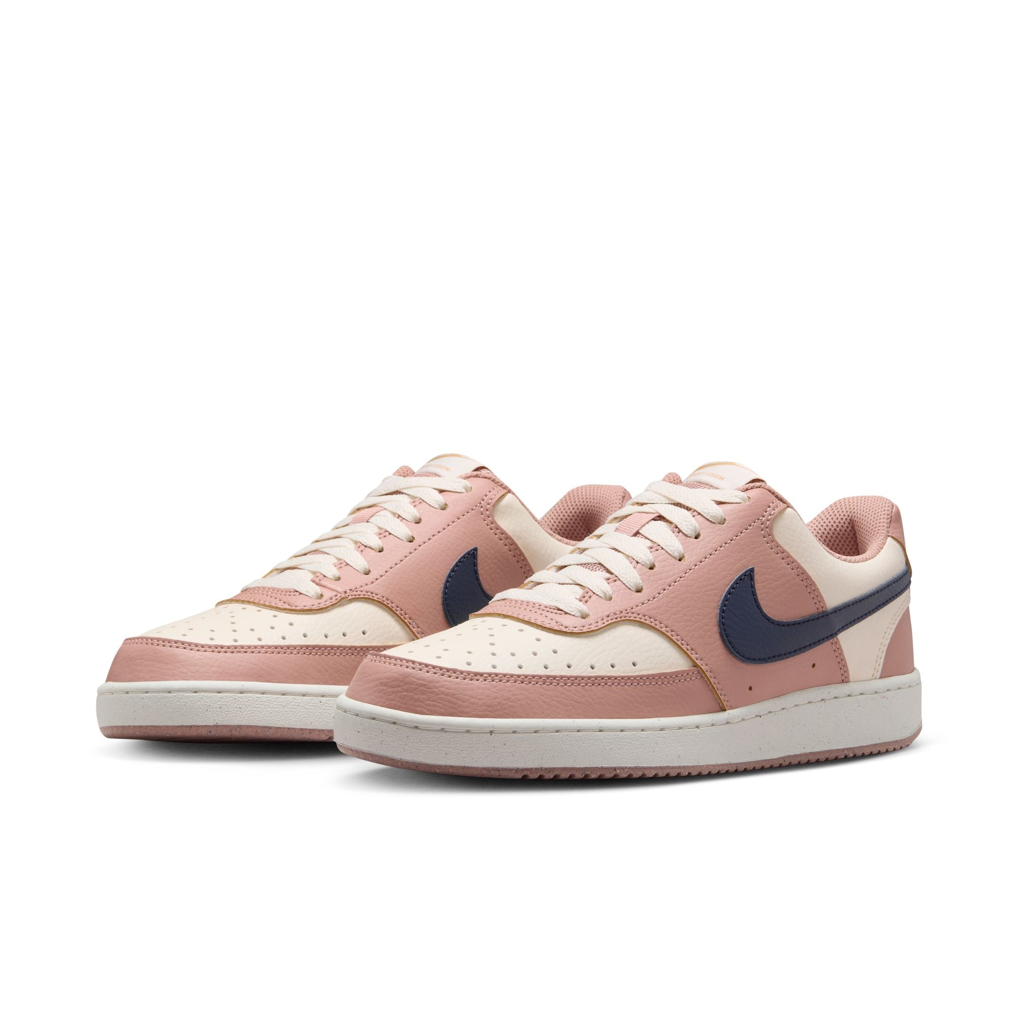 Sneaker NIKE SPORTSWEAR "Court Vision Low Next Nature", Gr. 37,5, particle pink, midnight navy, pale ivory, Synthetik, Schuhe Skaterschuh Sneaker low, Design auf den Spuren des Air Force 1