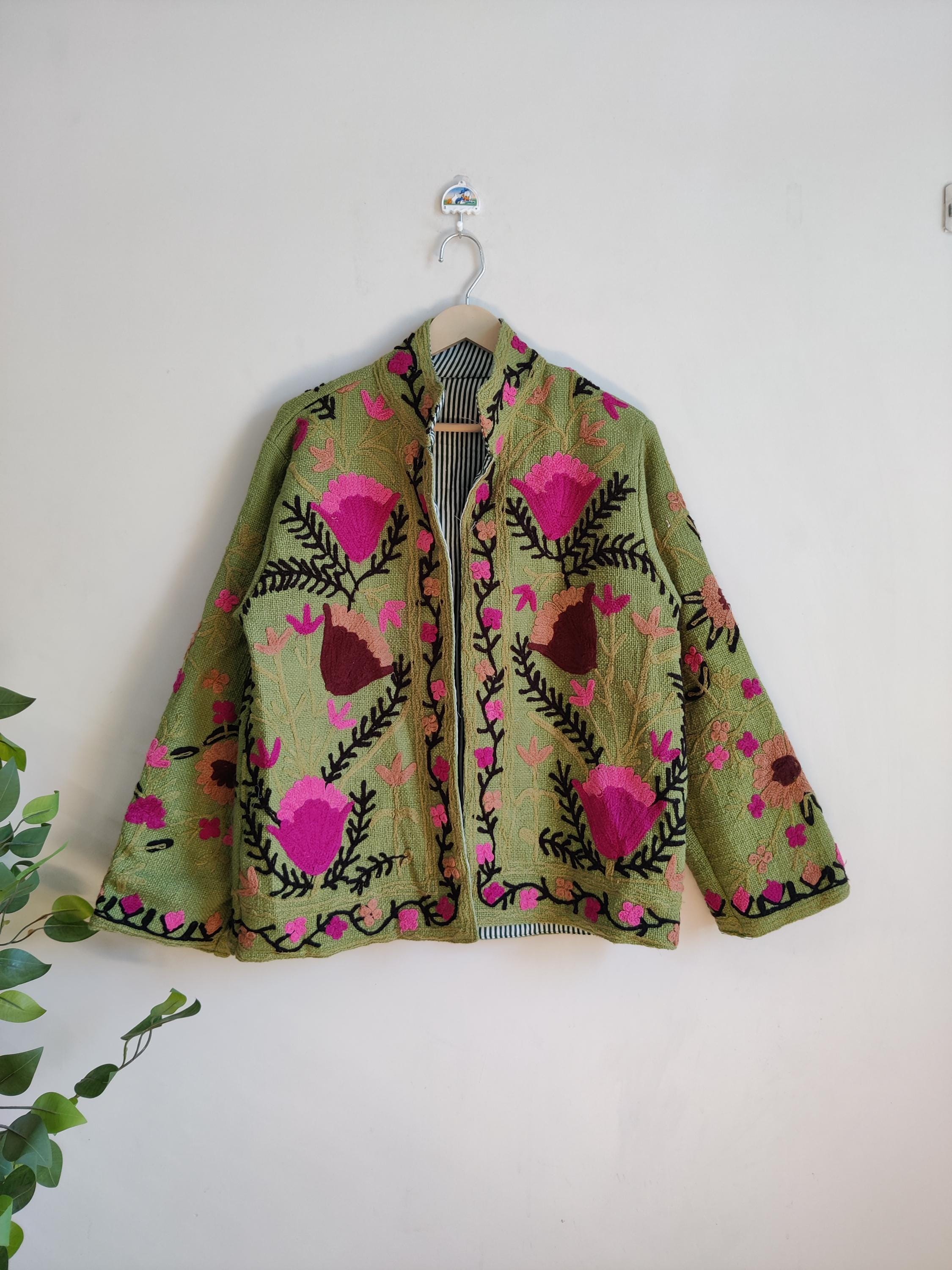 Veste Suzani brodée à la main unique - Veste Suzani en coton, tissu TNT Khadi, manteau Suzani pour femme bohème, veste TNT Suzani brodée
