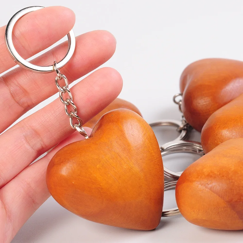 Hochwertiger Holz-Herz-Schlüsselanhänger, Unisex, O-förmige Schnalle, Autoschlüssel, Rucksack-Anhänger, Ornamente, stilvolles, solides Geschenkzubehör für Paare Image