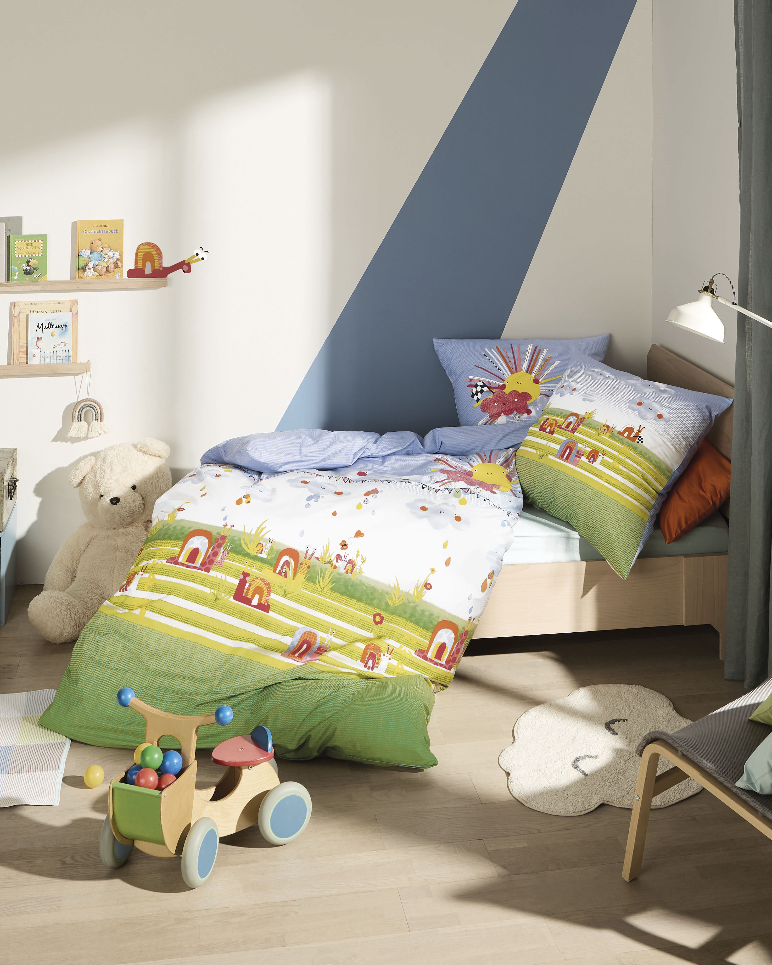 Kinderbettwäsche KAEPPEL "Regenbogenrennschnecken", bunt, B/L: 100cm x 135cm, Feinbiber, B/L: 40cm x 60cm, 2 Stk., Feinbiber, Obermaterial: 100% Baumwolle, Bettwäsche, Mit Schnecken Image