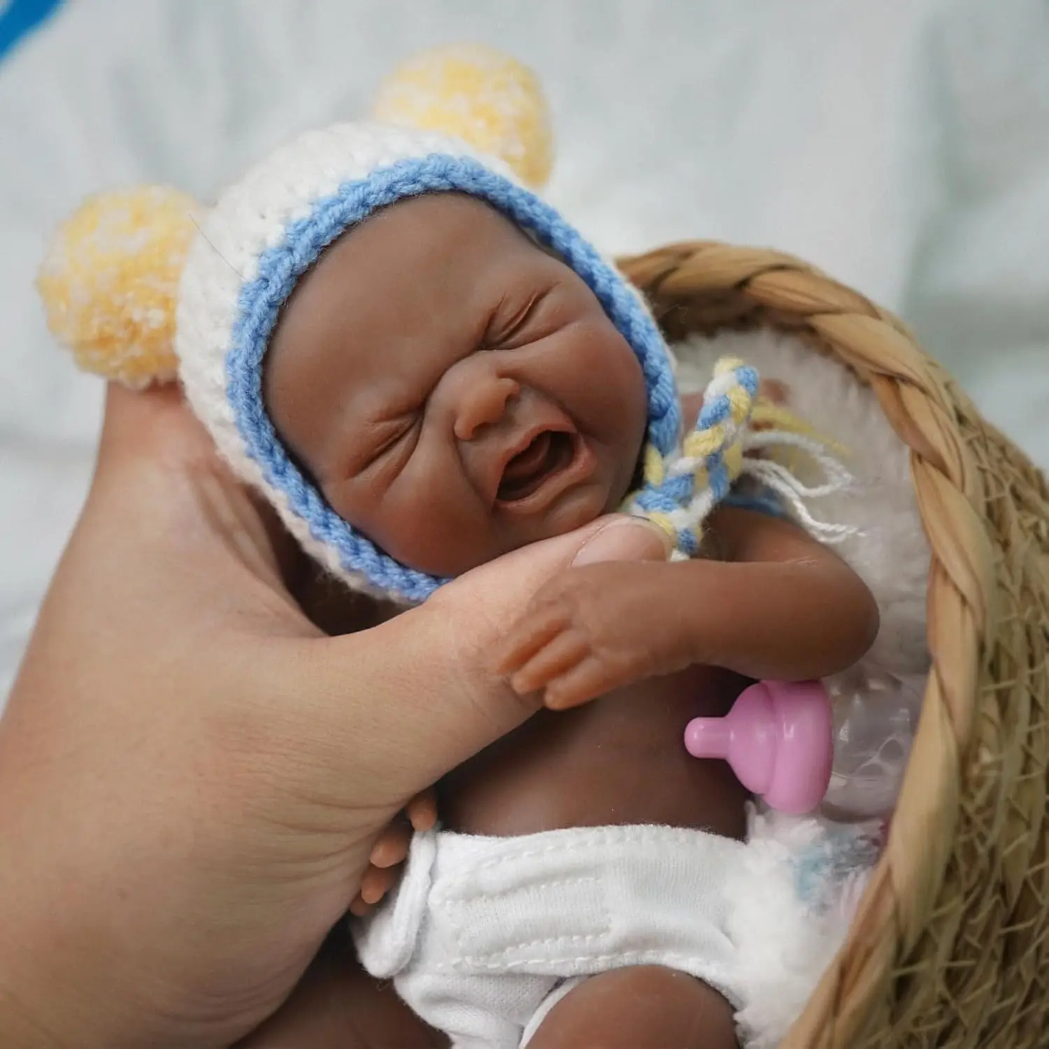 7 Zoll Ganzkörper-Silikon-Babypuppen Junge, realistische Mini-Neugeborene Babypuppe Echte Miniatur-Babypuppe mit Fütterungszubehör