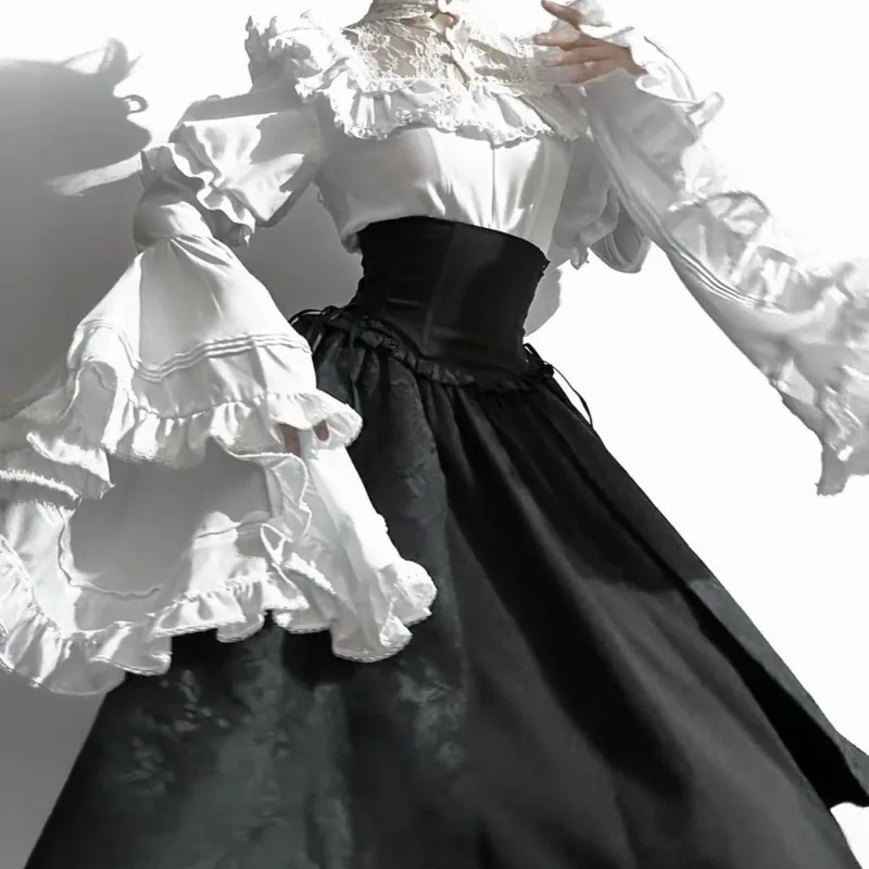 Jirai Kei Lolita Kleid Gothic Rock Cosplay Rote und weiße Bluse Schwarze Röcke Elegant Klassisch Mittelalter Kostüm Mottoparty Damen