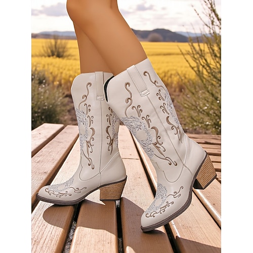 Schwarze Cowboystiefel aus Kunstleder für Damen mit aufgesticktem Totenkopf-Westerndesign, spitzer Zehenbereich, Blockabsatz, Cowgirlstiefel für Rodeo, Country-Konzerte Festival-Outfits Image