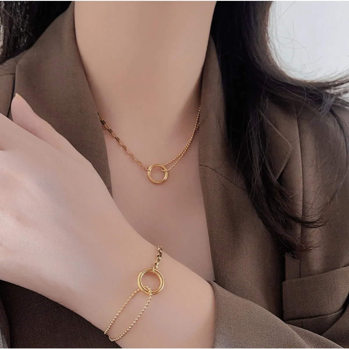Modisches Kreis-Armband-Halsketten-Set für Damen, hypoallergenes Alltagsschmuckset aus Edelstahl, Geschenke, 2-teiliges Set Image