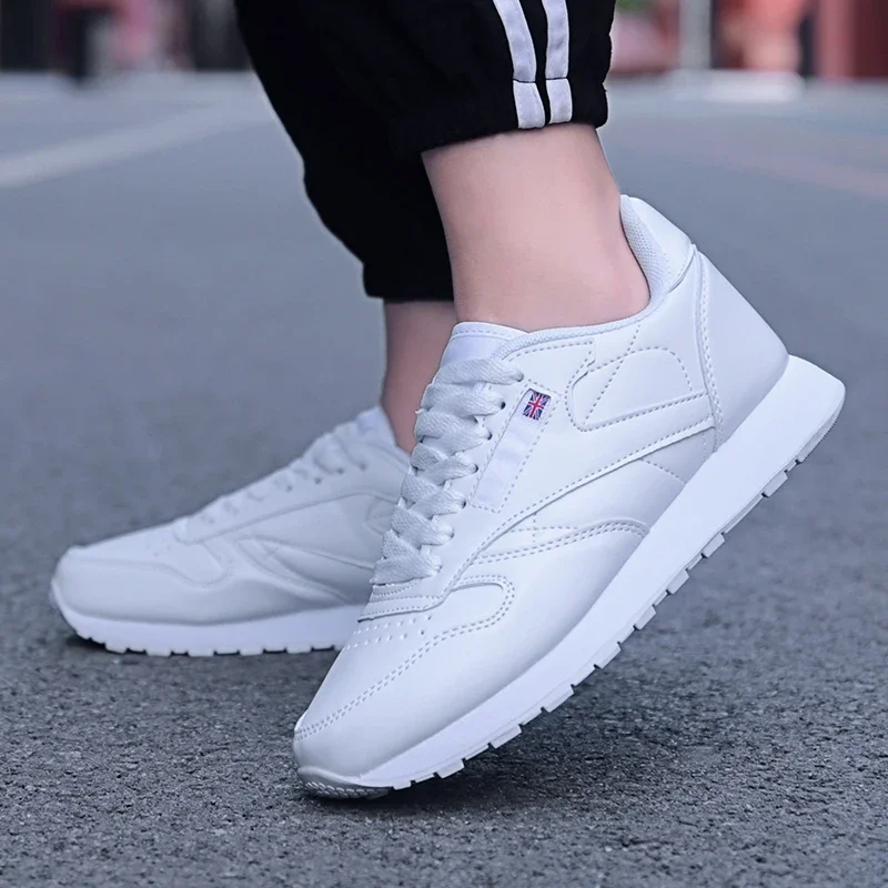 Marque hommes chaussures pour femmes confortables hommes chaussures décontractées chaussures de sport de plein air hommes mode chaussures vulcanisées homme chaussures de course mâle