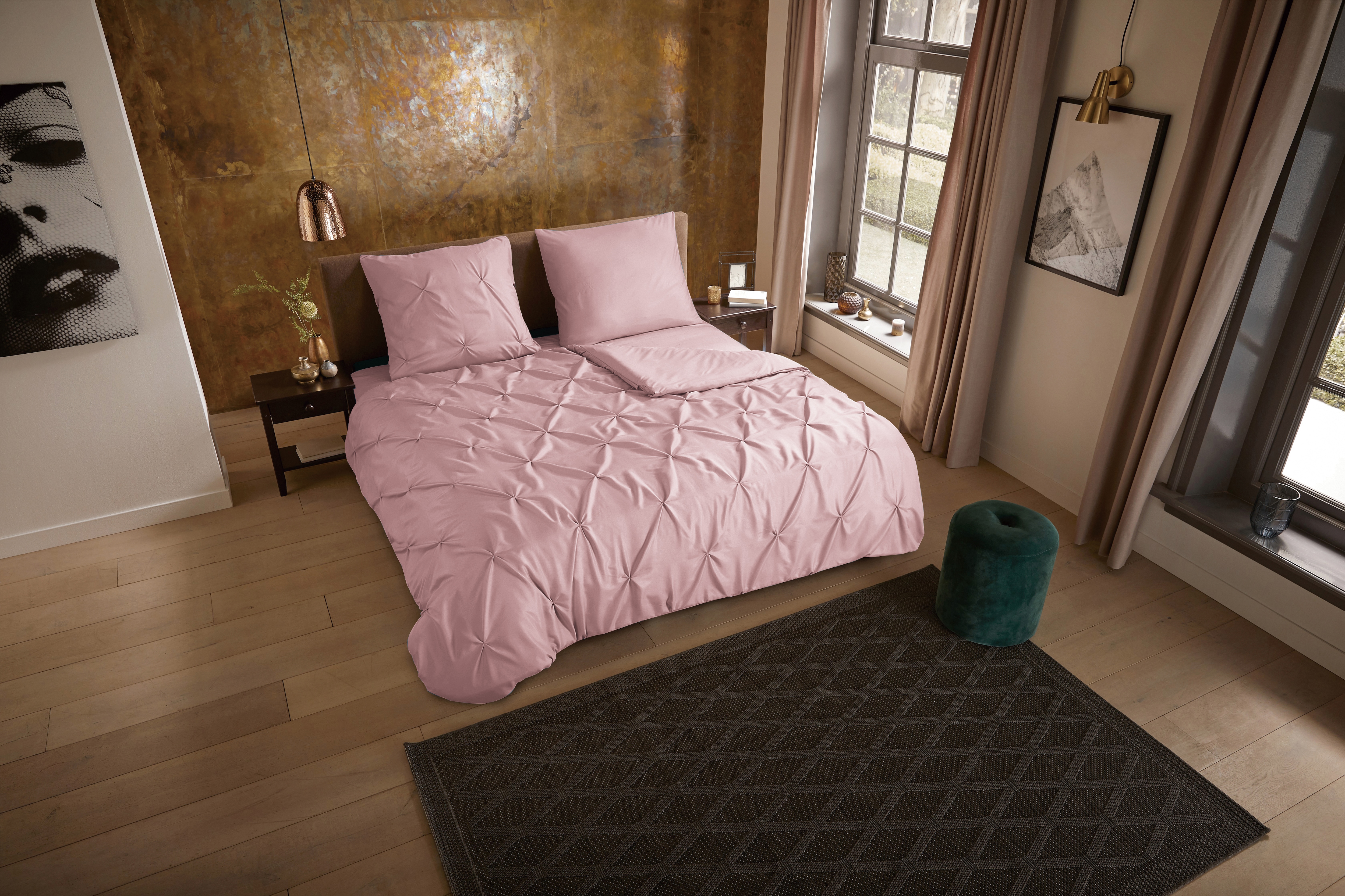 Wendebettwäsche "Elegence", hellrosa, B/L: 200cm x 200cm, 1 Stk., 2 Stk., Microfaser, B/L: 80cm x 80cm & 80cm x 80cm, 3 Stk., Microfaser, Obermaterial: 100% Polyester, PURE LUXURY COLLECTION, Bettwäsche, Mikrofaser, Uni, Stickerei, luxuriöse Falten,... Image