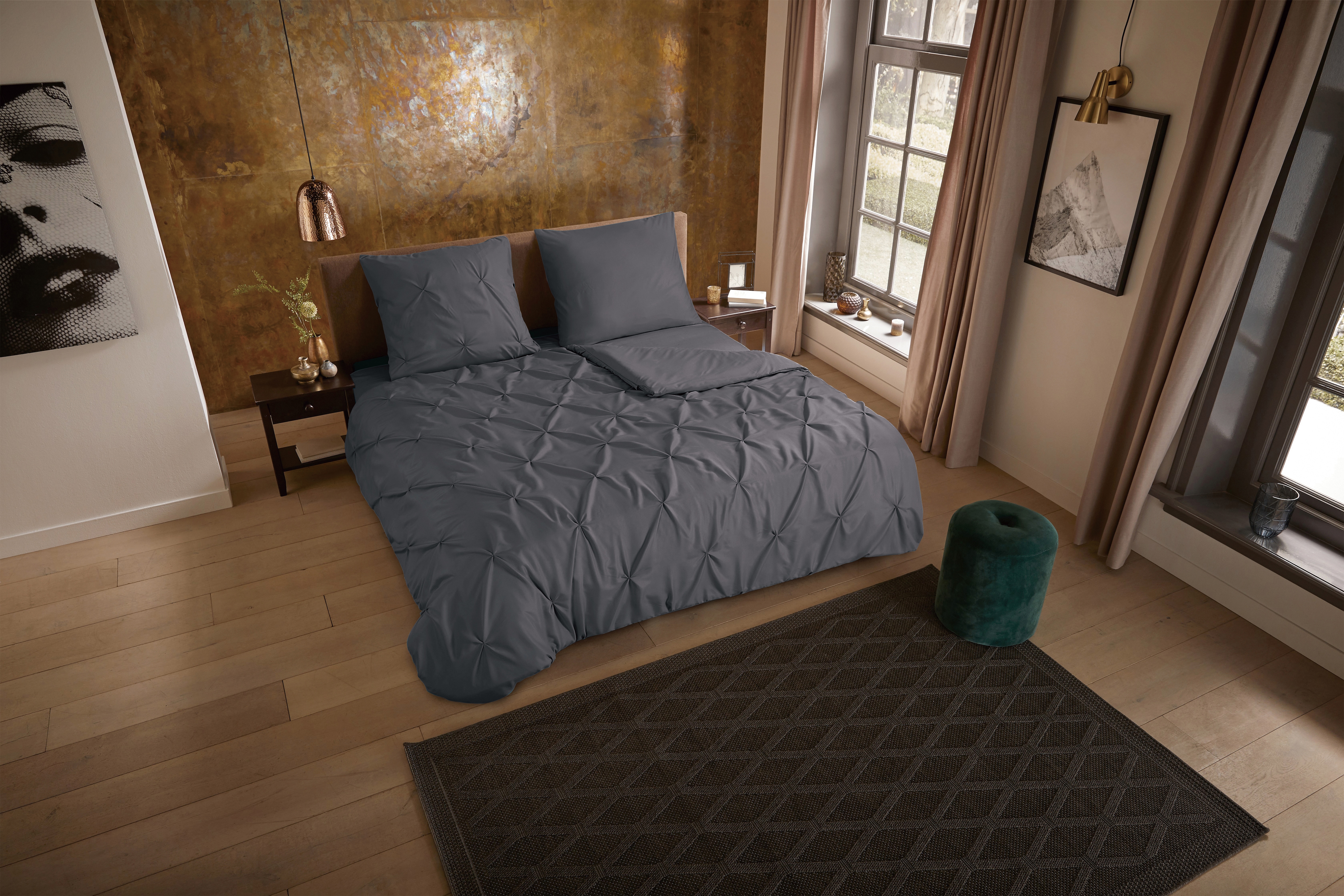 Wendebettwäsche "Elegence", anthrazit, B/L: 155cm x 220cm, 1 Stk., 1 Stk., Microfaser, B/L: 80cm x 80cm, 2 Stk., Microfaser, Obermaterial: 100% Polyester, PURE LUXURY COLLECTION, Bettwäsche, Mikrofaser, Uni, Stickerei, luxuriöse Falten, Reißverschluss Image