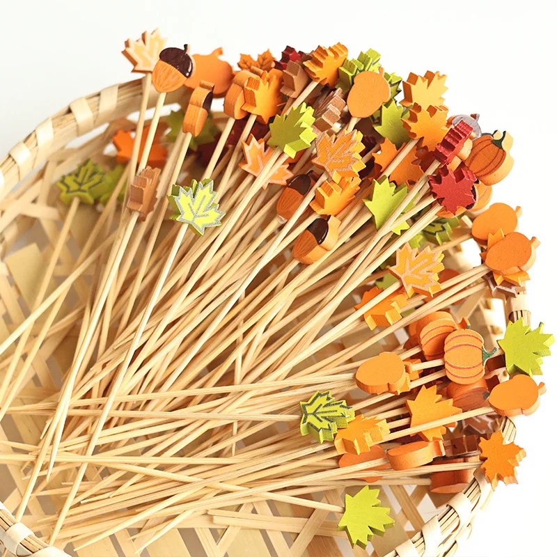 100 stücke Herbst Thanksgiving Obst Sticks Ahornblatt Tannenzapfen Kürbis Cocktail Sticks Festliche Party Dekoration Holz Obst Sticks Image