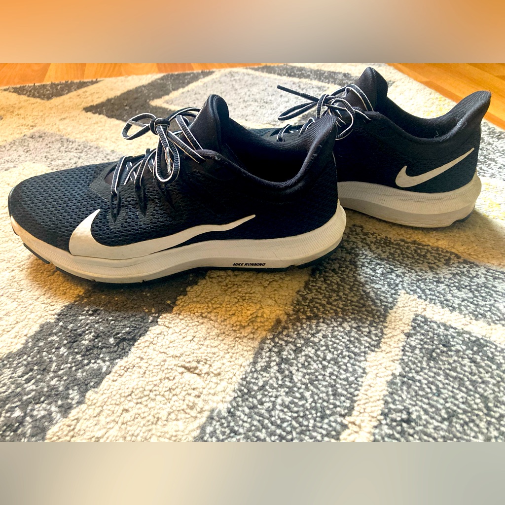 Nike Shoes | Women’s Nike Tennis Shoes | Color: Black/White | Size: 6.5