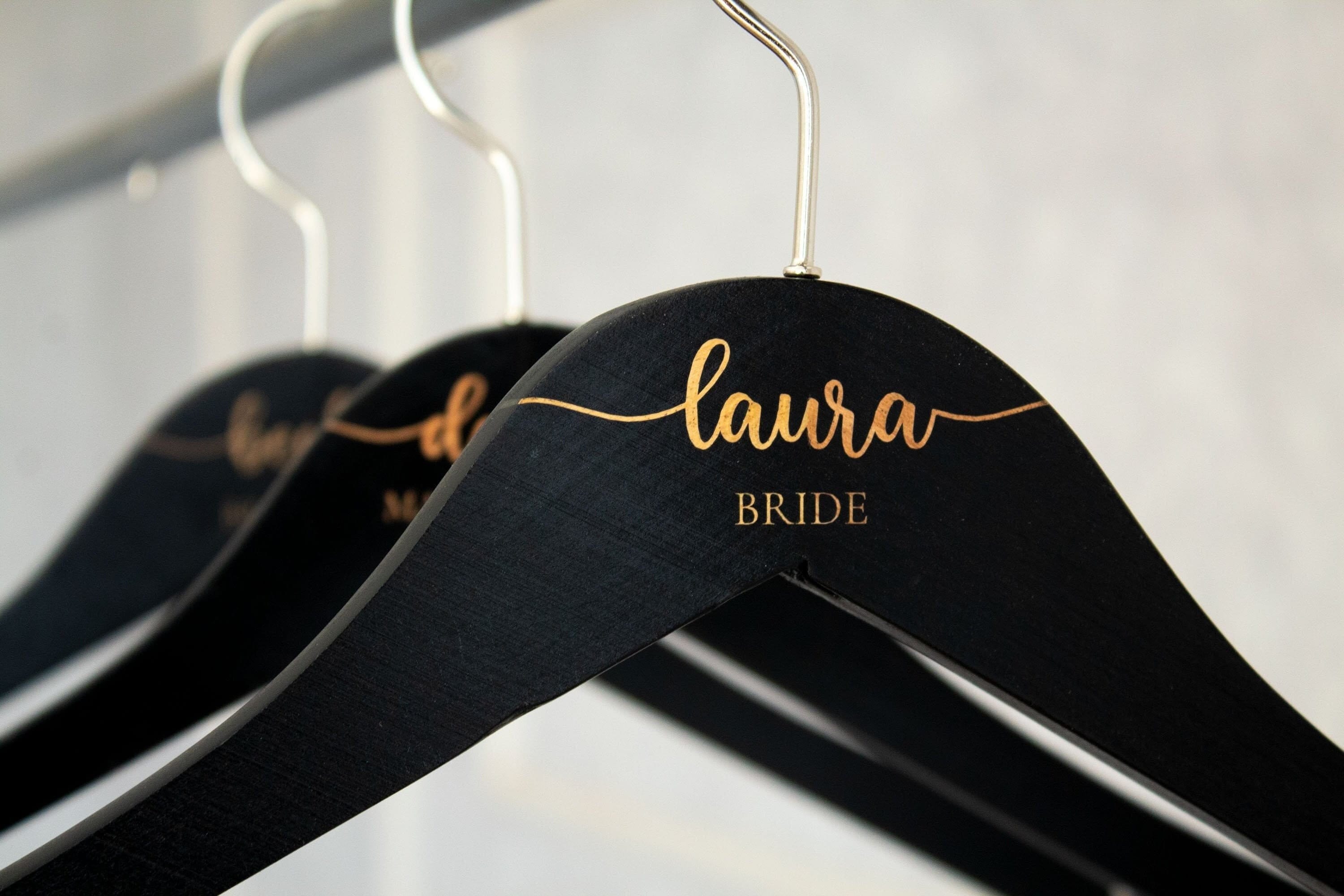 Grucce personalizzate per damigelle d'onore - Grucce per matrimoni - Grucce in legno con incisione - Grucce per abiti da sposa - Grucce con nomi per m