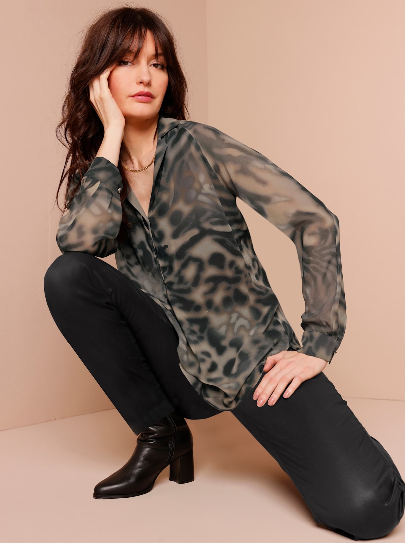 Druckbluse CREATION L PREMIUM, Damen, Gr. 50, schwarz (schwarz, bedruckt), 100% Seide, bedruckt, gemustert, mehrfarbig, Blusen Image