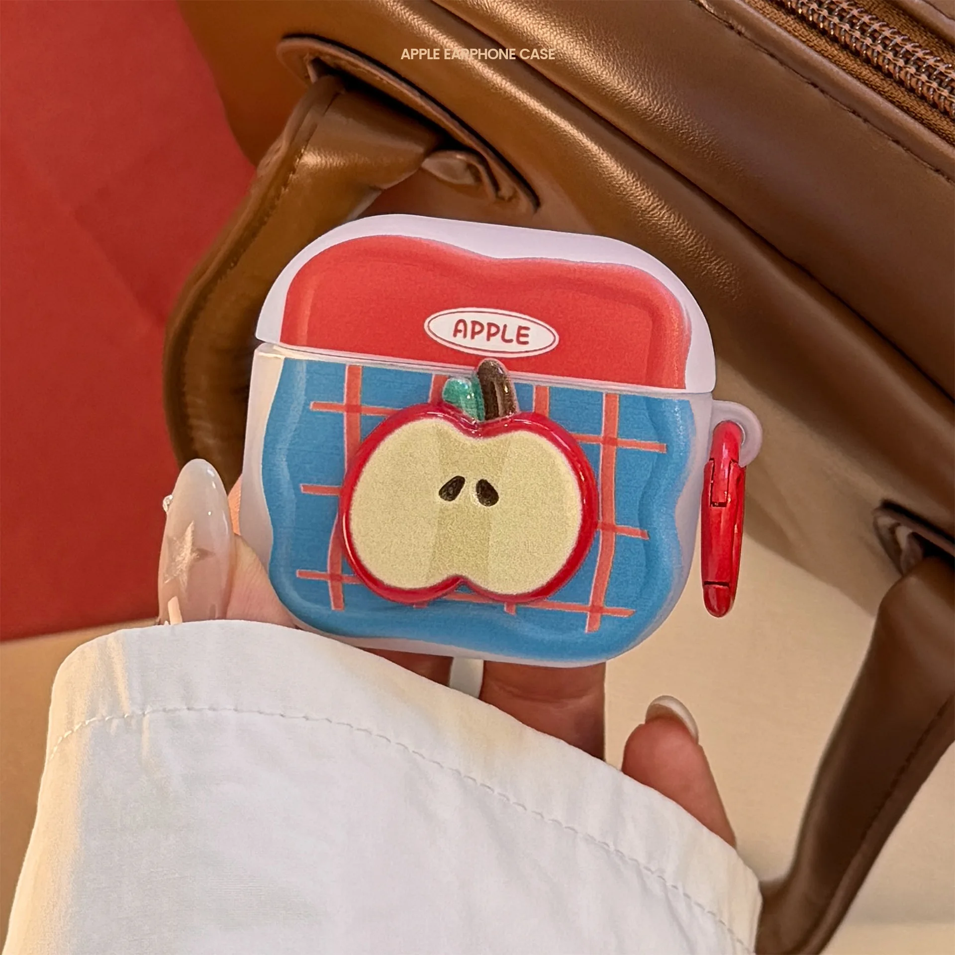 Kreative rot-blaue Farbe, Kollision, stereoskopisch, niedlicher Apple, gewellter Rand mit Haken, Kopfhörer-Abdeckung für AirPods 2, 3, 4, Pro 2, Pro 3 Image