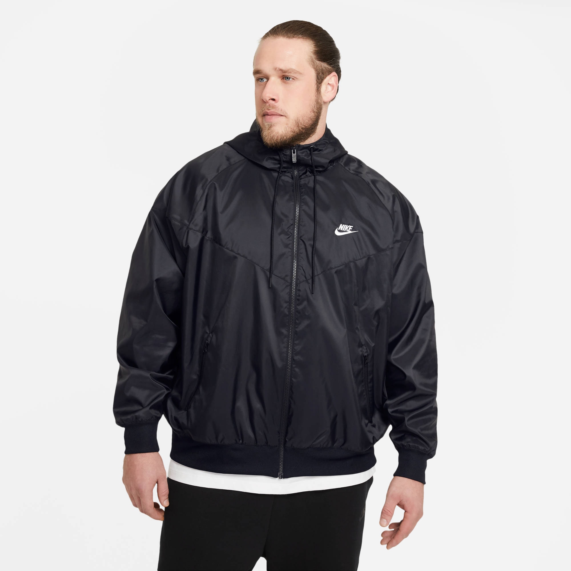 Windbreaker NIKE SPORTSWEAR "M NK WVN LND WR HD JKT", Herren, Gr. M, schwarz, weiß, Obermaterial: 100% Polyester, normal, Jacken Image