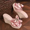 Liyke Neue Keile Hausschuhe Für Frauen 2026 Sommer Mode Rosa Schmetterling-knoten Designer Sandalen Plattform Heels Größe 46, weibliche Schuhe