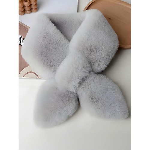 Weihnachtsschal aus Kunstpelz für Damen, weicher Plüsch-Halswärmer mit Kreuzknoten, eleganter Winter-Wickelschal für Feiertagspartys und Geschenke Image