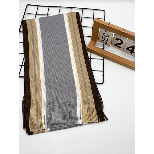 Weihnachtsstrickschal für Herren mit Streifen, warmer langer Winterschal mit Fransen, weiches, mehrfarbiges Modeaccessoire für Urlaub, Outdoor und Freizeit Image