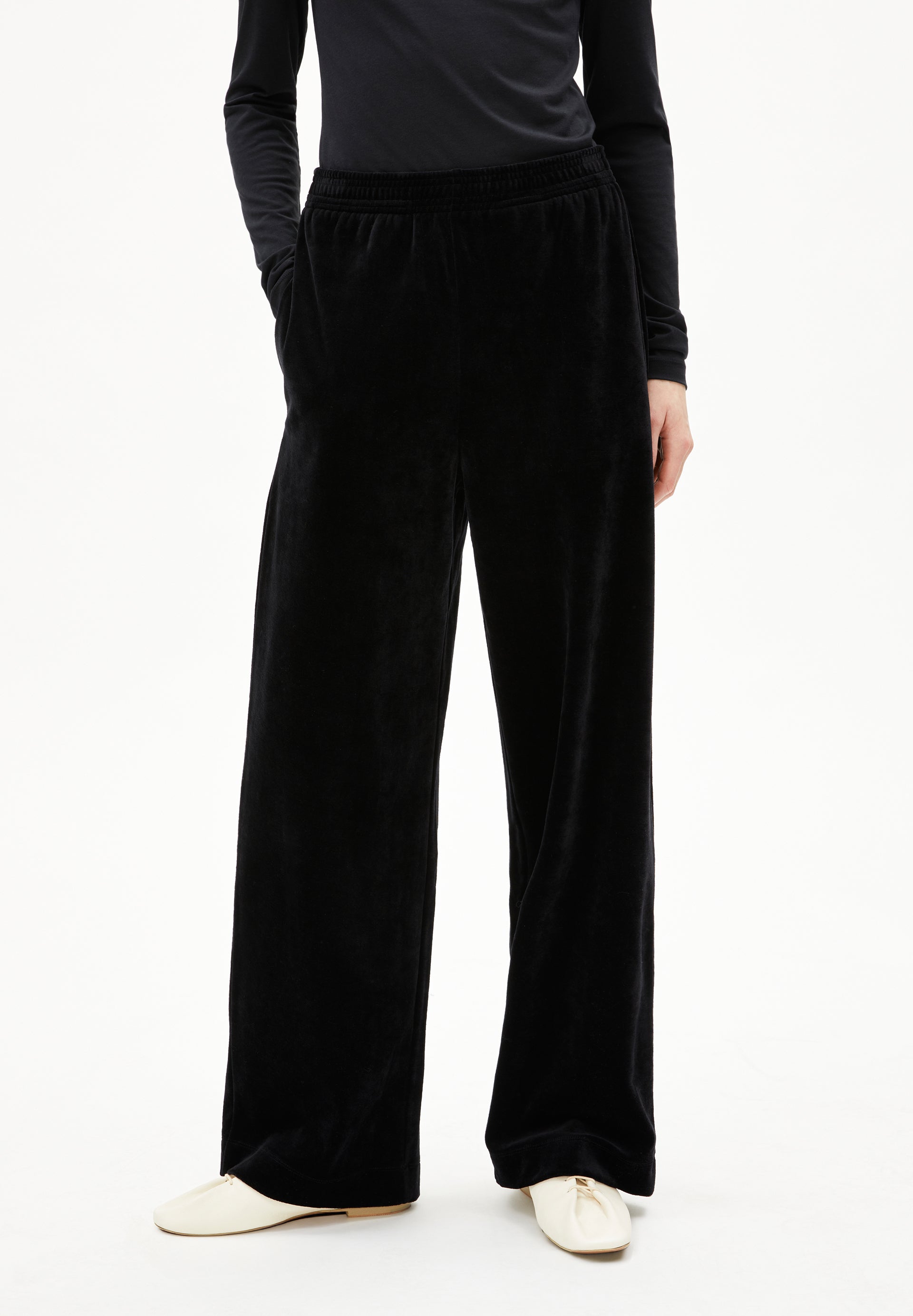 VATINAA VELVET | Jerseyhose aus Bio-Baumwoll Mix - schwarz (M) Image