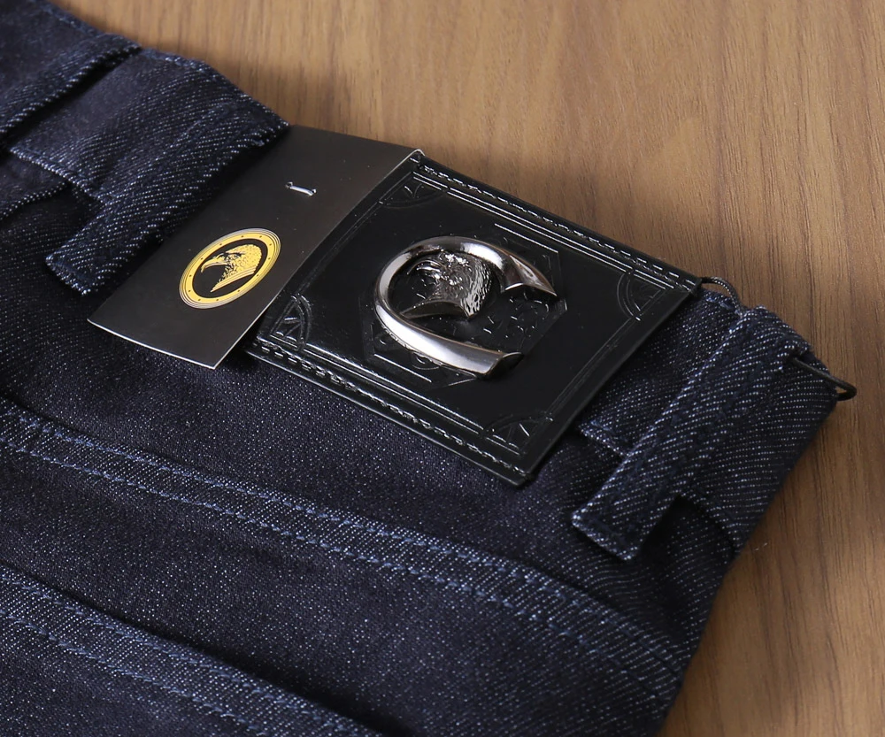 BLLIYOSS Männer Jeans Dünne Baumwolle 2025, Herbst winter Neue Casual Stickerei komfortable Mode Adler Kopf größe 30-40 hosen Alte geld