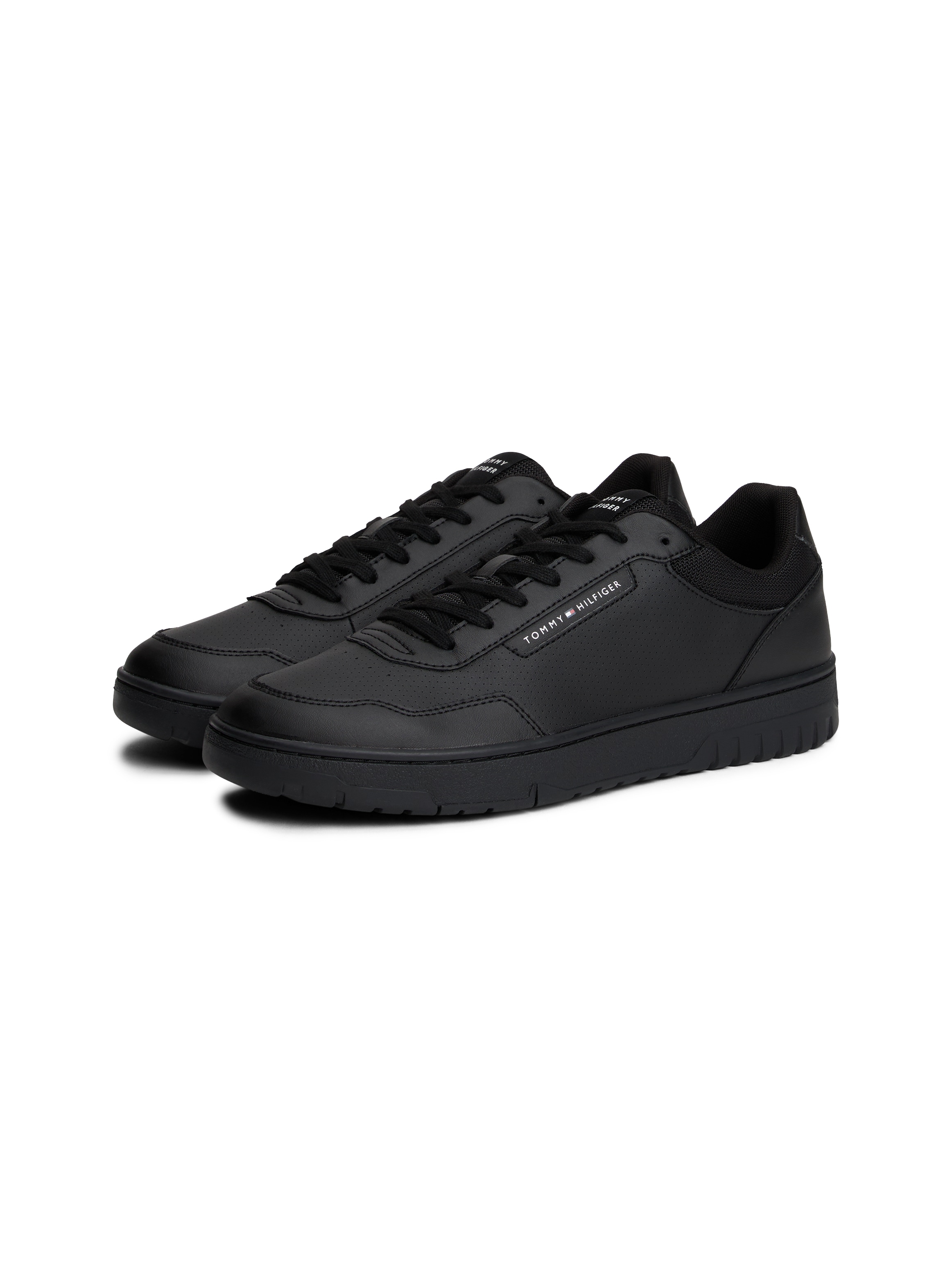 Sneaker TOMMY HILFIGER "TH BASKET CORE LTH", Herren, Gr. 46, schwarz, Leder, Lederimitat, Textil, Schuhe Sneaker, Freizeitschuh, Halbschuh, Schnürer, Logo-Aufnäher an der Schuhzunge