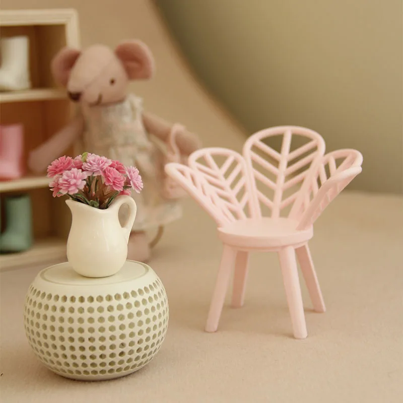 Meubles artificiels miniatures 1:12, chaise simple à fleurs en résine, adaptée à la maison de poupée Bjd Ob11, ameublement de maison