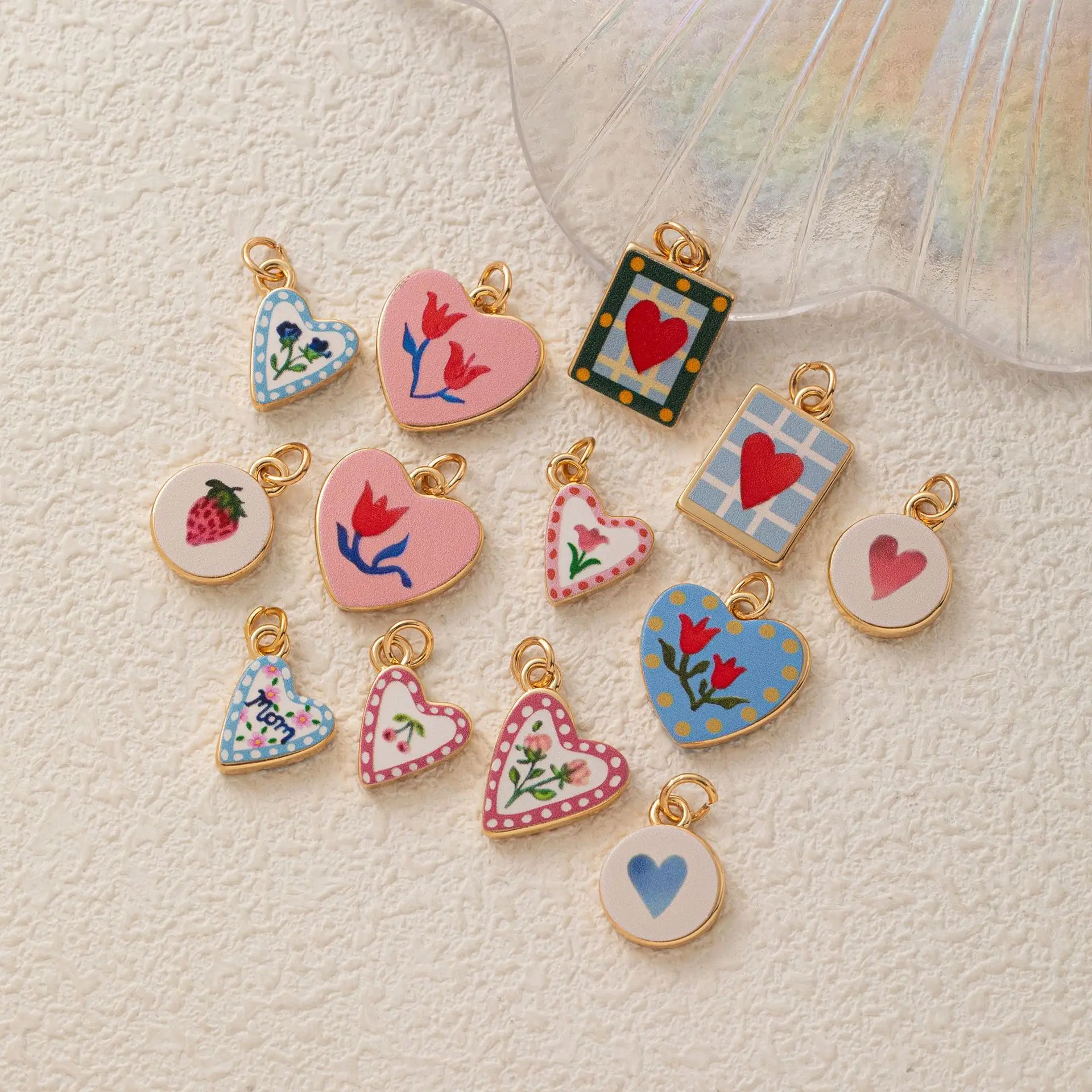 Retro Heart Shaped Necklace Pendant New Fashion Geometry Necklace Charm Accessory Necklace Women