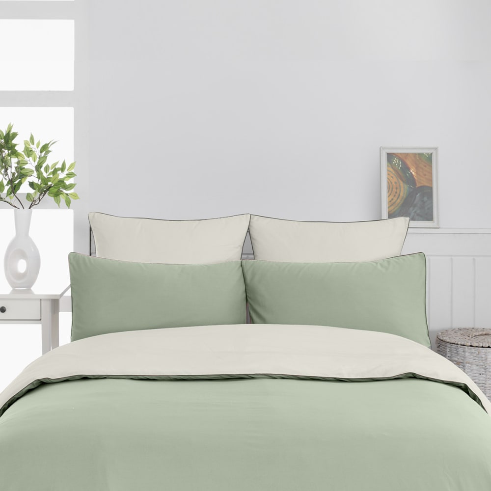 Parure de lit percale + 2 taies carrées sauge/ecru 200x200 cm