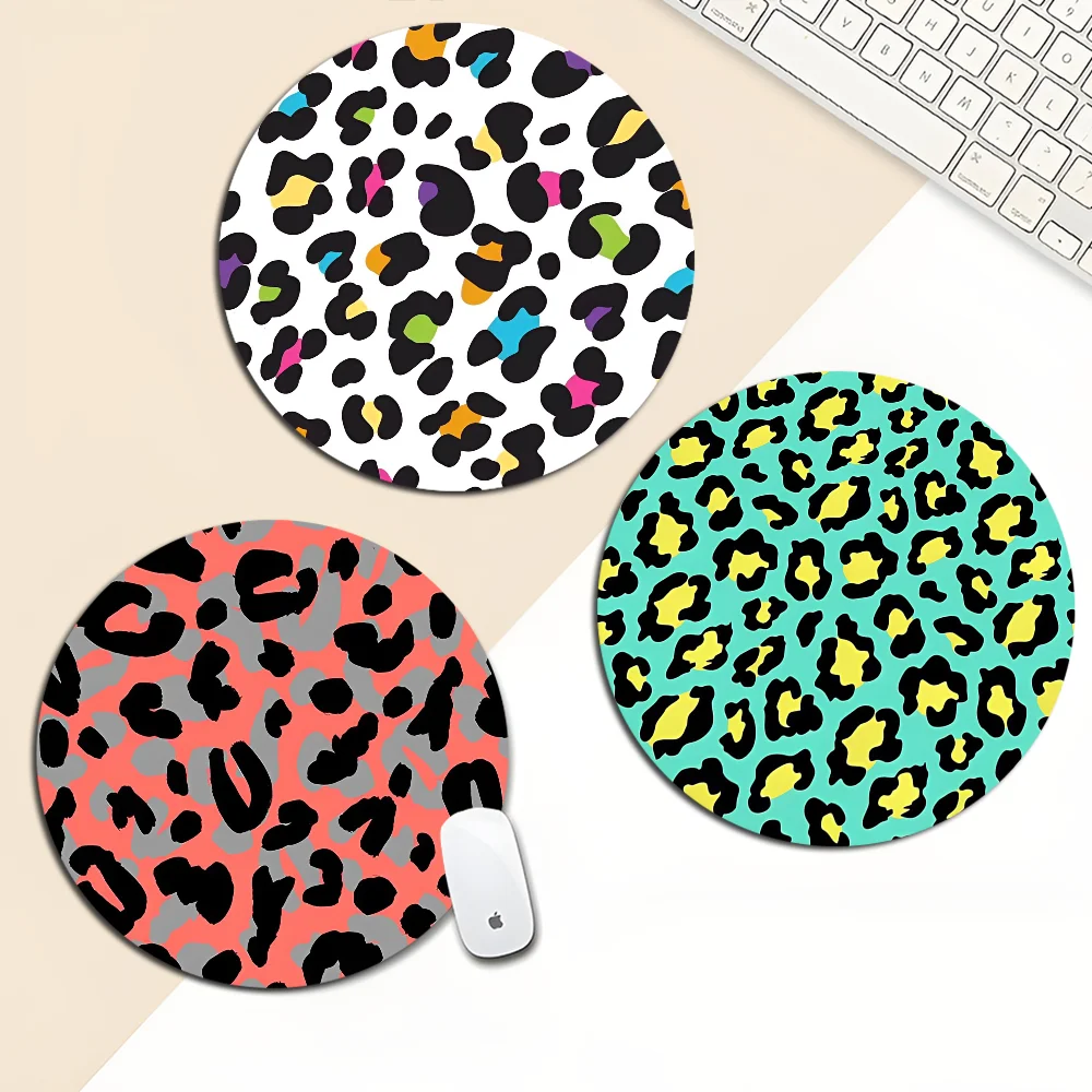 Leopardenmuster Animation rund Büro Student Gaming verdicktes Schreibpad rutschfestes Kissen Mauspad Desktop-Matte Image
