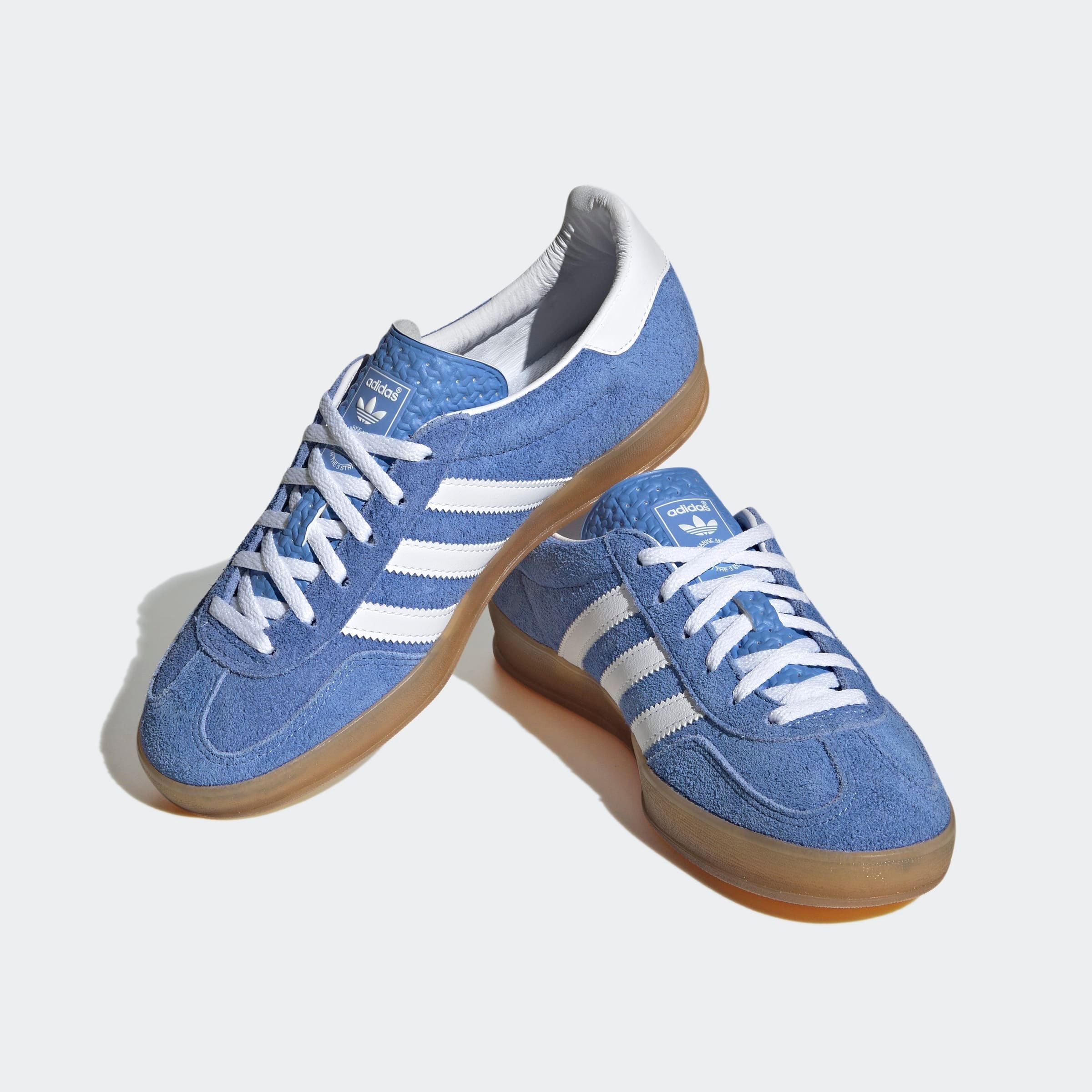 Sneaker ADIDAS ORIGINALS "GAZELLE INDOOR", Damen, Gr. 38, blau fusion, cloud weiß, gold metallic, Leder, Synthetik, Schuhe Sneaker