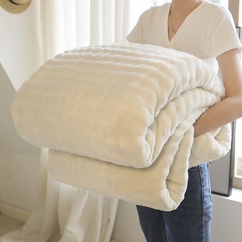 Flauschige Kaninchen-Fleecedecke, Ganzjahres-Überwurfdecke, dicke Plüschdecke aus Milchsamt, weicher, warmer Nickerchenschal fürs Büro, gemütliche Sofadecke Image