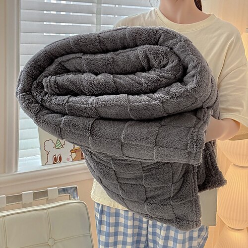 weiche Taft-Fleecedecke, dicker, warmer Überwurf aus Milchsamt für Sofa, Bett oder Nickerchen im Büro, einfarbige Plüschdecke für alle Jahreszeiten Image