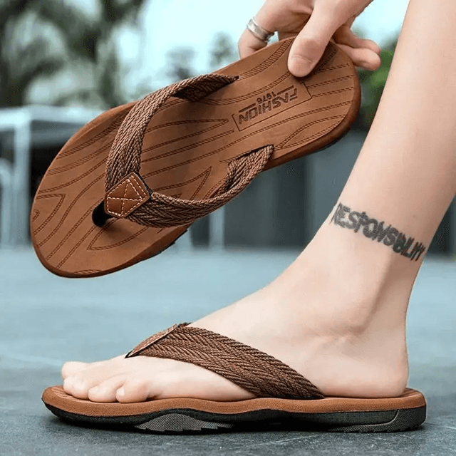 Mens Flip Flops Casual Beach Sandals With Anti Slip Sole For Summer Comfort us 7.5 brown
