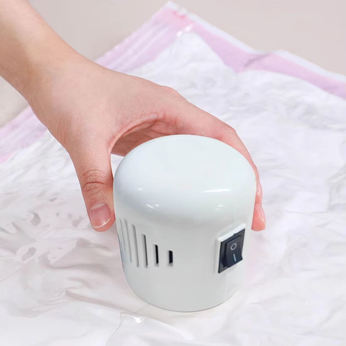 55W Universal Electric Vacuum Pump For Clothing Storage Bags Handheld Compression Bag Air Pump With EU Plug 55W Universal Electric Vacuum Pump For Clothing Storage Bags Handheld Compression Bag Air Pump With EU Plug