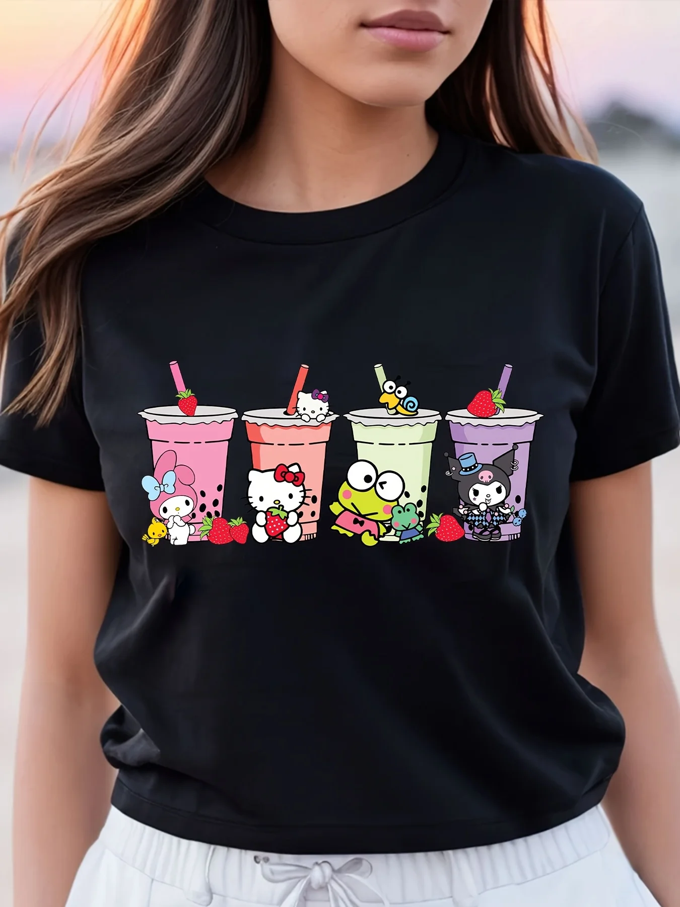 Sanrio Hello Kitty Friends T-Shirt – süßer schwarzer Anime für Frauen und Jugendliche Cinnamoroll, Kuromi, Melody