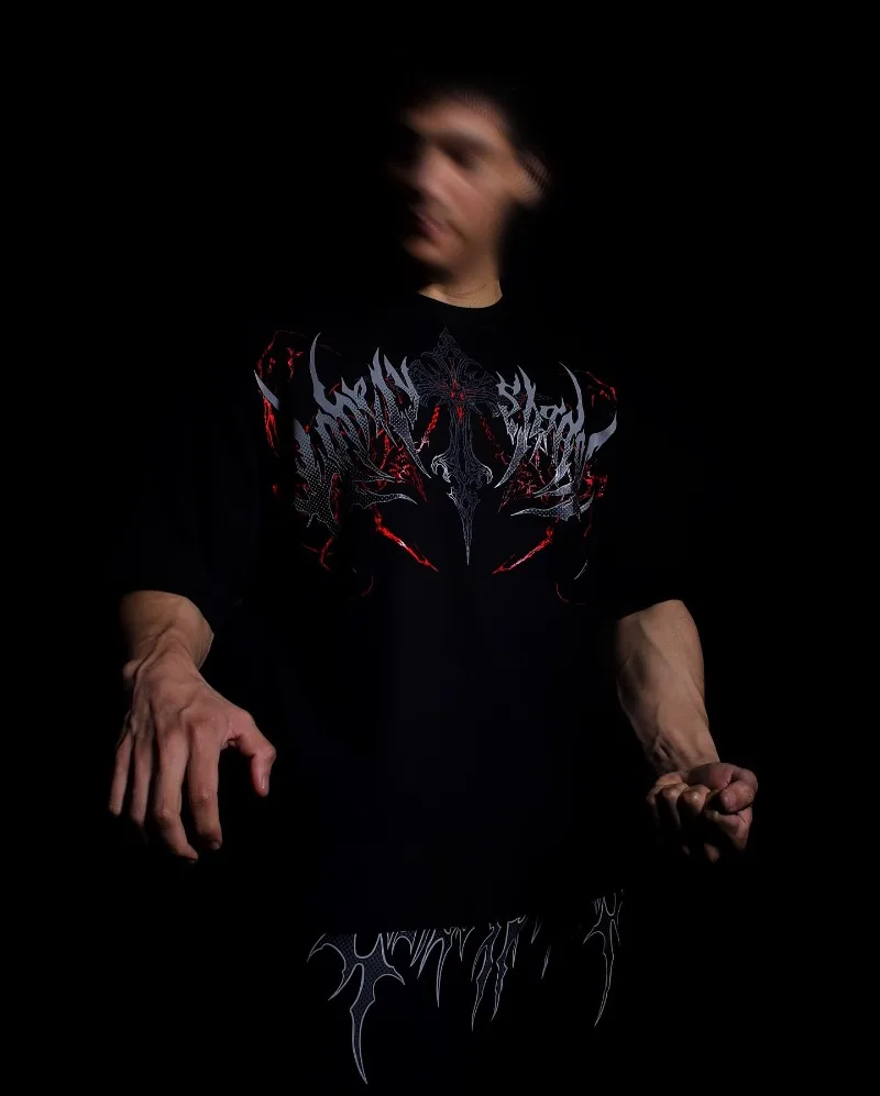 Cyber Network Gothic Dark Cross Print T-Shirt Red Accent Metal Style Übergroßes, kurzärmliges, schwarzes Top Gym Routine Power Tops Image