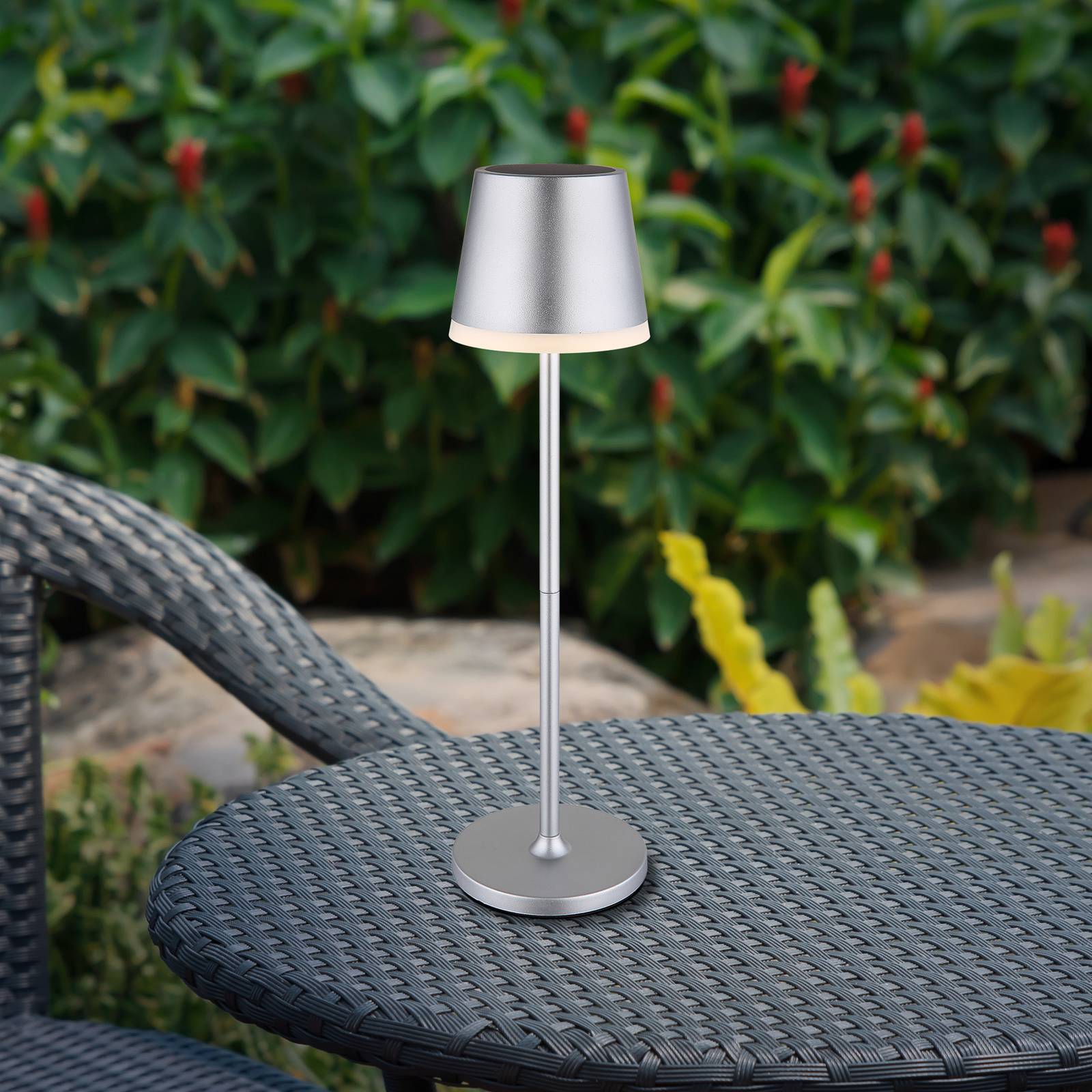 Globo LED-Solarleuchte Metall, silberfarben, Höhe 41 cm, IP44 Metall, chrom / silber, Metall, Solarleuchten