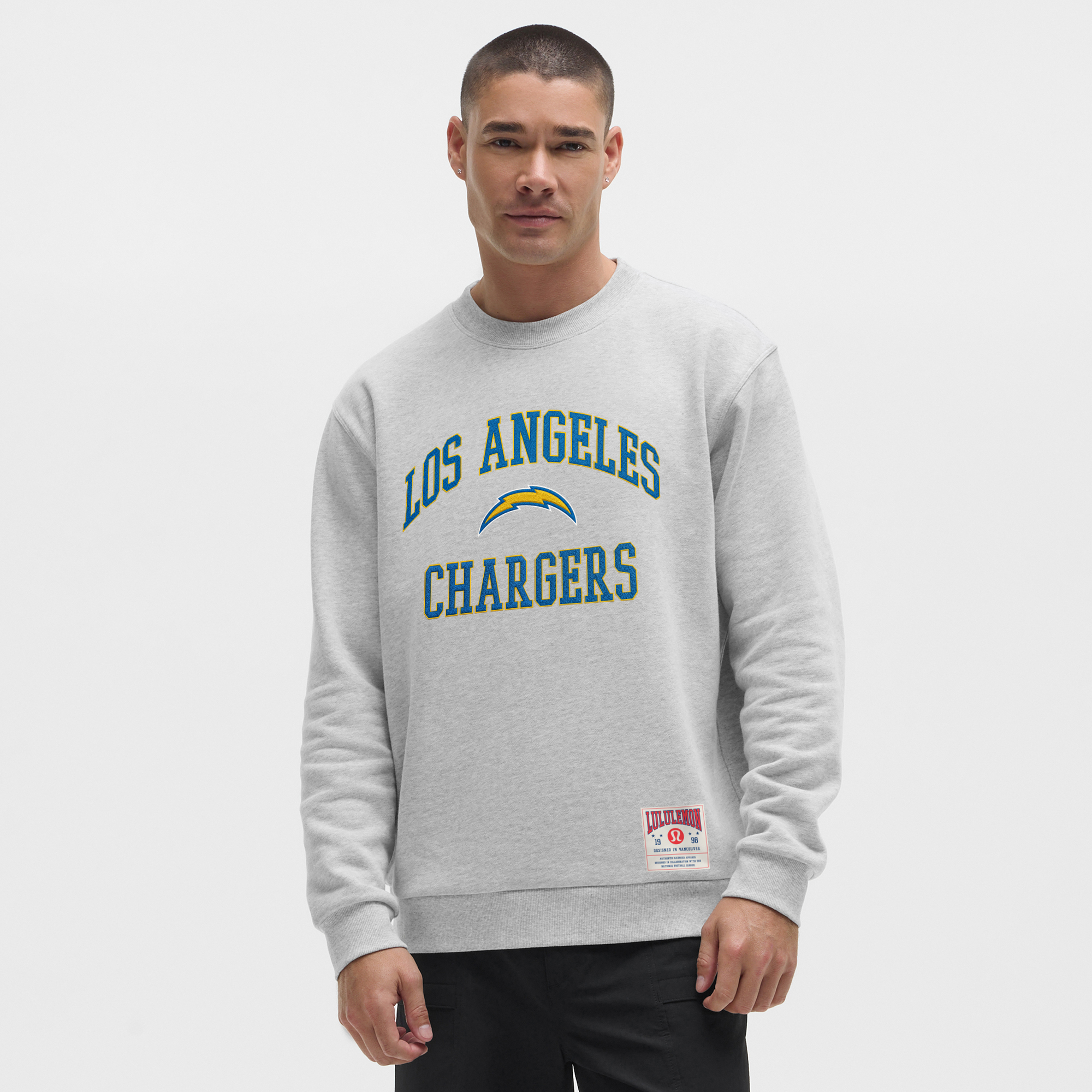 Herren-Sweatshirt „Los Angeles Chargers Steady State“ von lululemon in meliertem Silber Image
