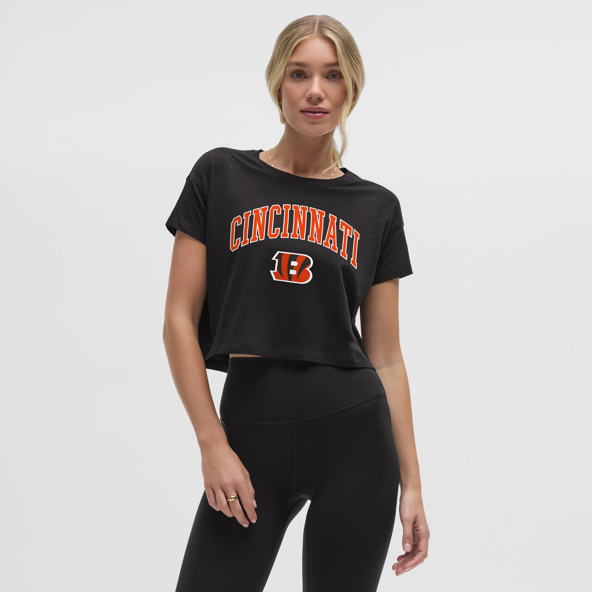 lululemon – Schwarzes Cincinnati Bengals Cates-T-Shirt für Damen Image