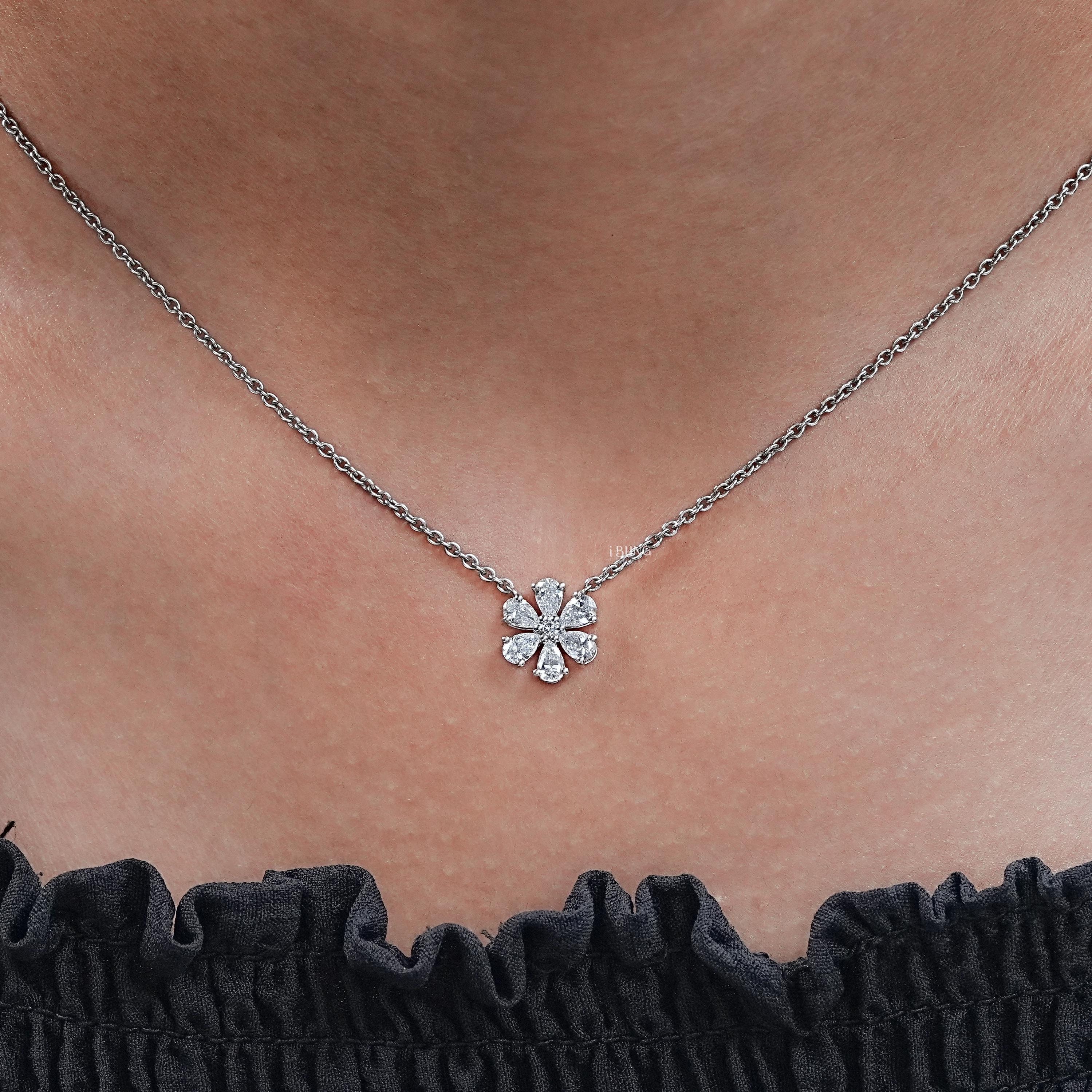 Collana di fidanzamento con diamanti taglio a pera coltivati in laboratorio / Collana floreale con diamanti EF-VS / Collana con diamanti CVD a forma d