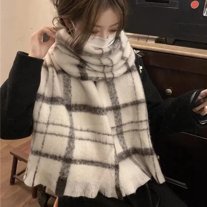 Heißer Dicken Plaid Gestreiften Imitieren Kaschmir Schal Für Frau Im Freien Warm Halten Schals Dame Mode Lange Wraps Winter Scaves 200*40 cm Image