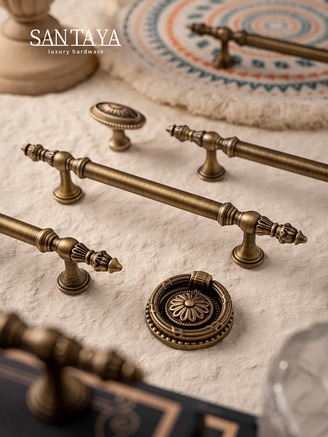 Santaya Antiker Messing Küchenschrankgriff im europäischen Stil Luxus Bronze Pull Möbel Kleiderschrank Schubladenknopf